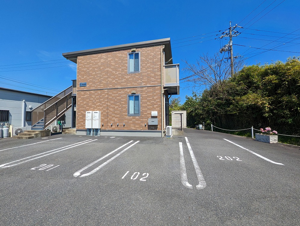 国道沿いの快適アクセス×セキスイハイム施工の機能美あふれる住まい。 